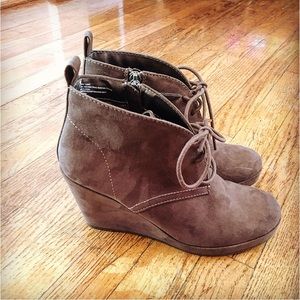 Dolce vita brown wedge bootie size 6